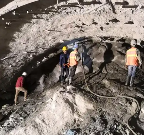 安泽隧道拱顶带模注浆料，微膨胀注浆料的特点及施工工艺